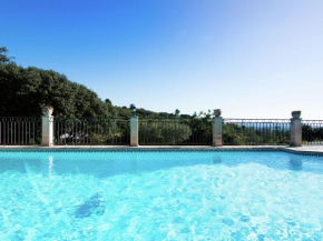  Modern Villa with Private Swimming Pool in L denon  Леденон